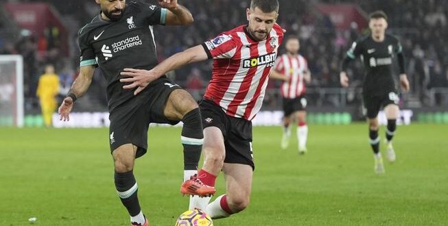 محمد صلاح ينقذ ليفربول في الدوري الإنجليزي